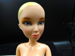 2 LIV DOLLS B